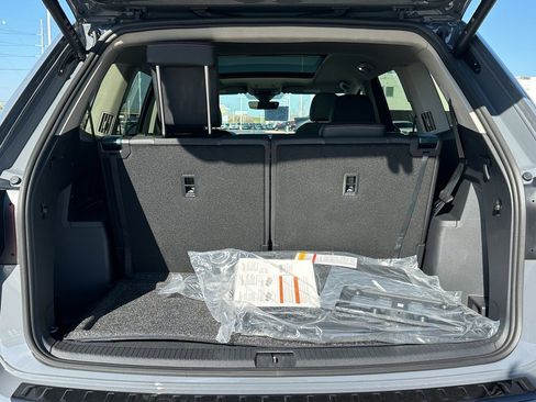 New 2026 Volkswagen Atlas Peak Edition AWD/4WD image 4