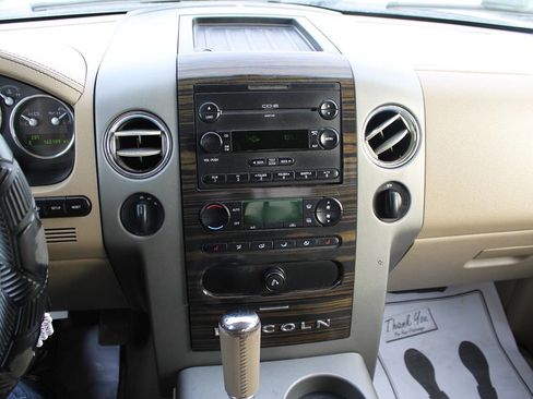 Used 2007 Lincoln Mark LT 4x4 image 14