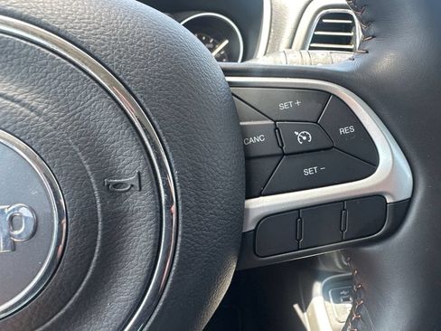 Used 2019 Jeep Compass Latitude FWD image 20