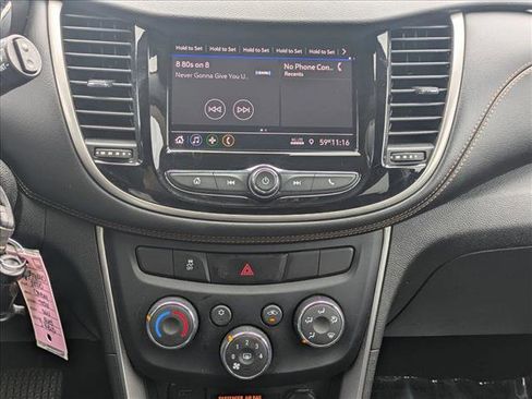 Used 2020 Chevrolet Trax LT FWD image 14