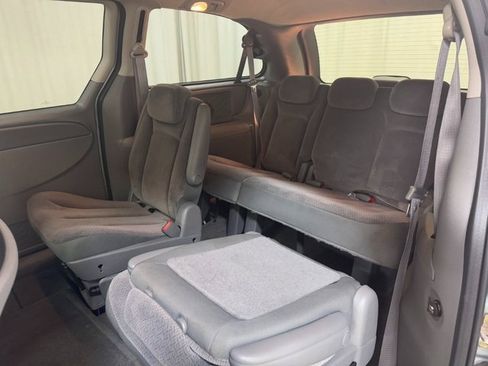 Used 2006 Dodge Grand Caravan SXT image 24