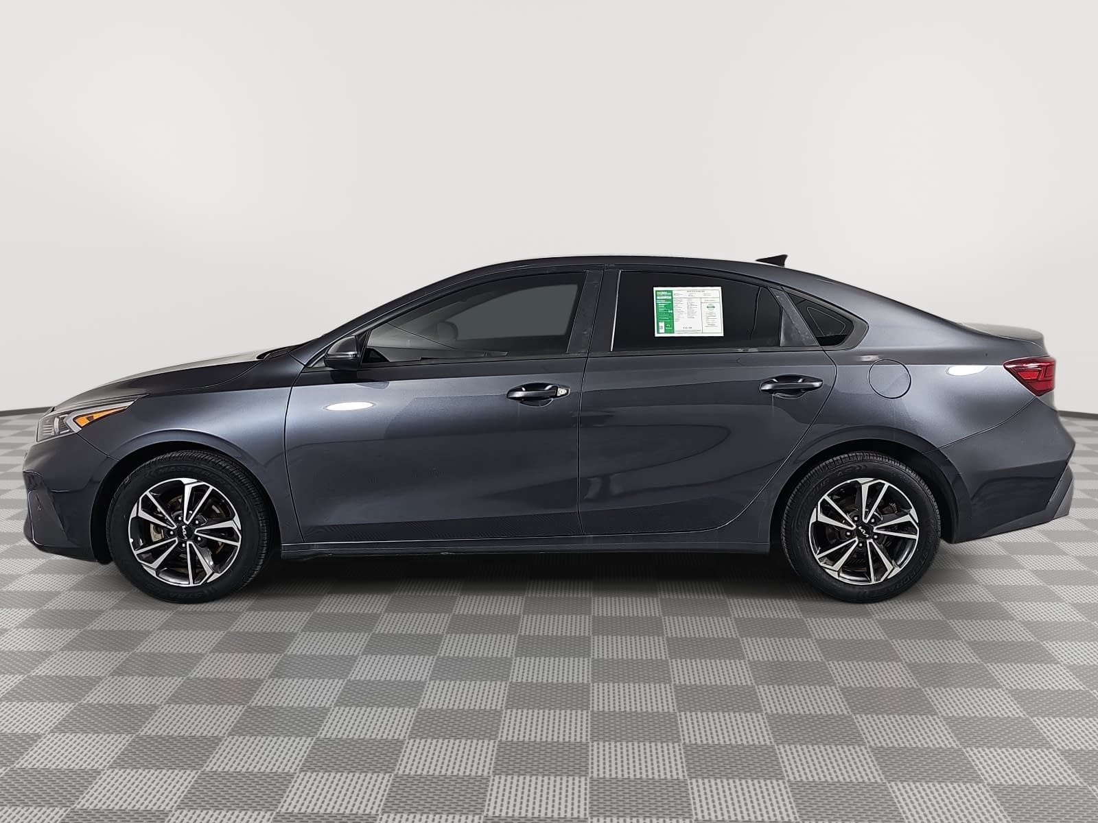 Used 2024 Kia Forte LXS w/ LXS Technology Package FWD image 5