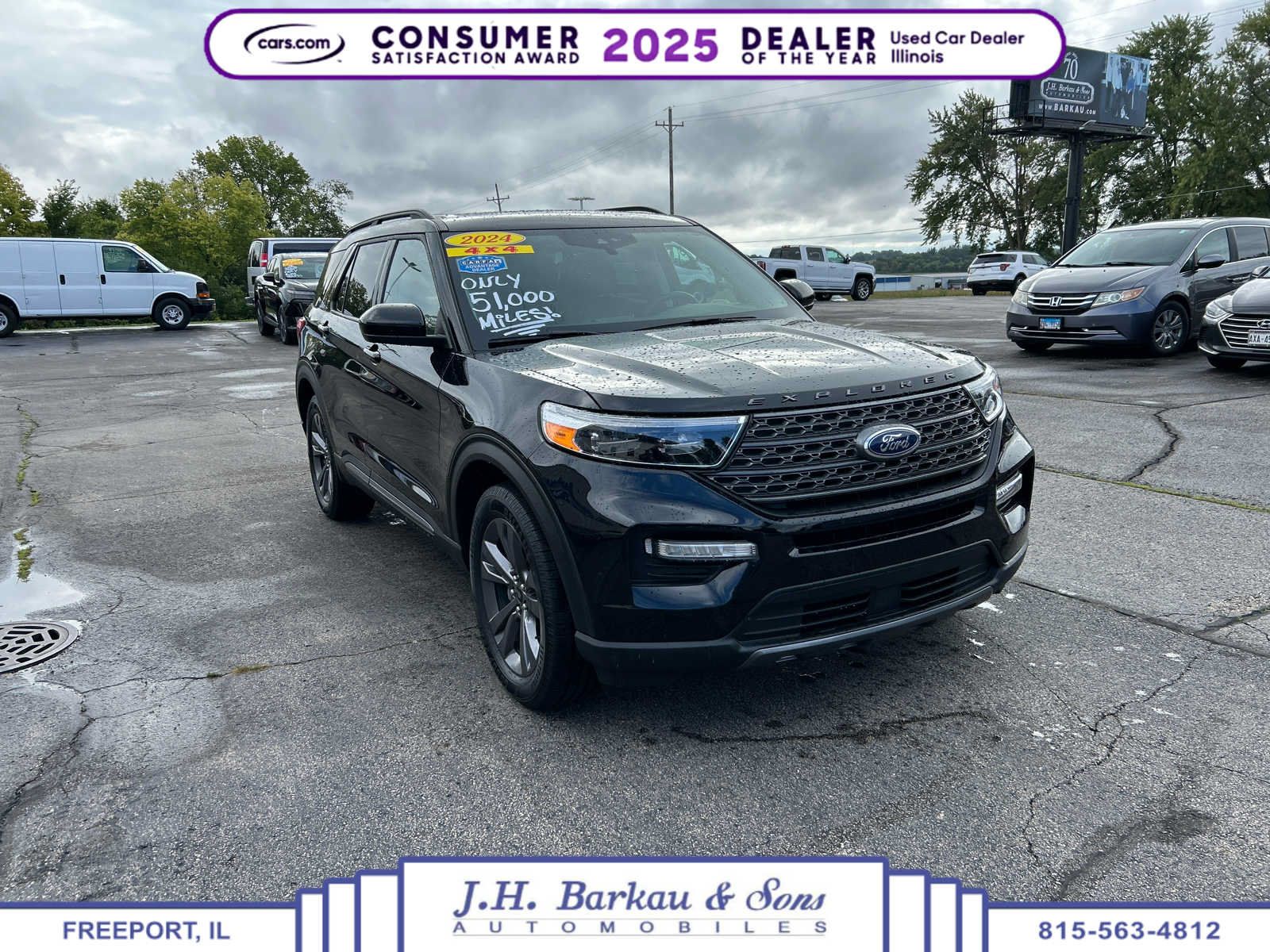 Used 2024 Ford Explorer XLT w/ Equipment Group 202A AWD/4WD image 1