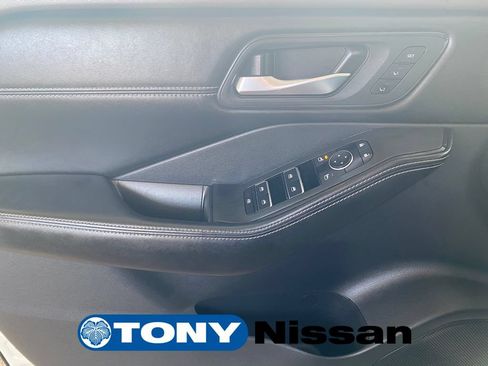 Used 2023 Nissan Rogue SL w/ SL Premium Package FWD image 31