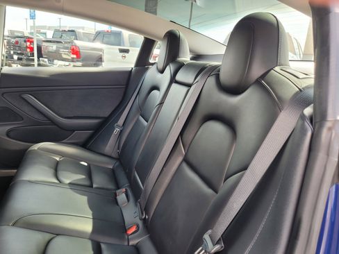 Used 2018 Tesla Model 3 Long Range RWD image 13
