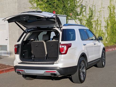 Used 2017 Ford Explorer Platinum AWD/4WD image 5