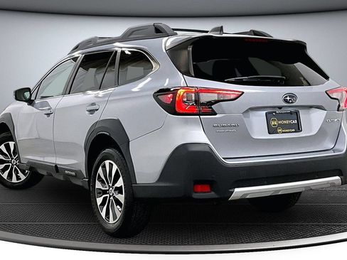 Used 2023 Subaru Outback Limited AWD/4WD image 4