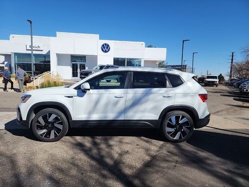 Certified 2024 Volkswagen Taos SEL image 2