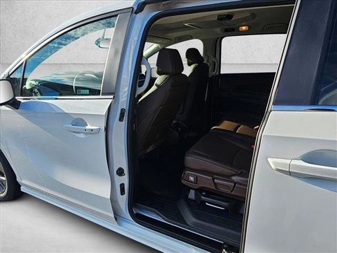New 2026 Honda Odyssey Touring image 12