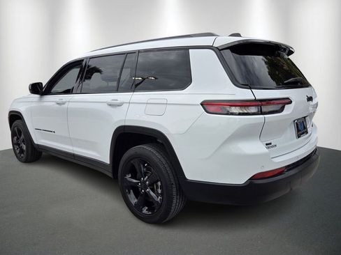 Used 2023 Jeep Grand Cherokee L Limited w/ Luxury Tech Group II RWD image 5
