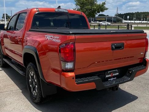 Used 2018 Toyota Tacoma TRD Off-Road w/ Technology Package RWD image 6