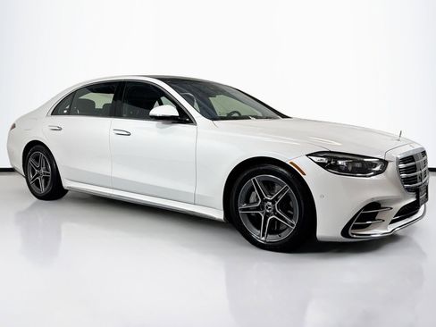 Certified 2025 Mercedes-Benz S 580 4MATIC Sedan image 3