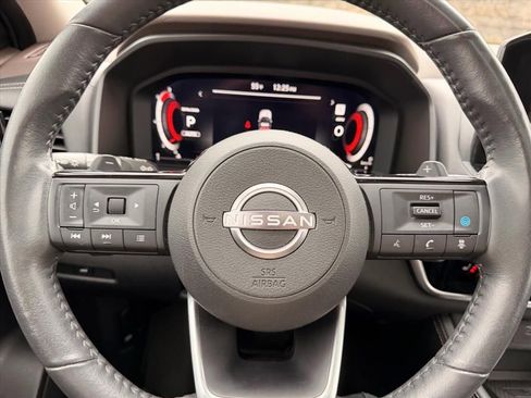 Used 2023 Nissan Rogue Platinum w/ Platinum Premium Package image 16