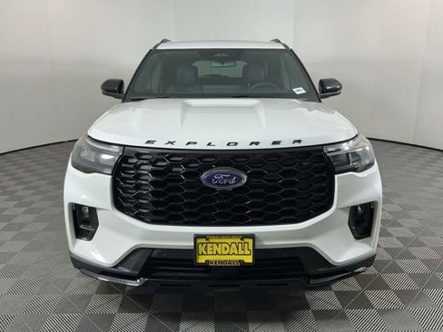 New 2026 Ford Explorer ST-Line w/ ST-Line Street Pack AWD/4WD image 2