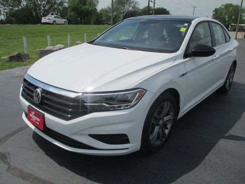 Used 2020 Volkswagen Jetta R-Line w/ R-Line Cold Weather Package image 11