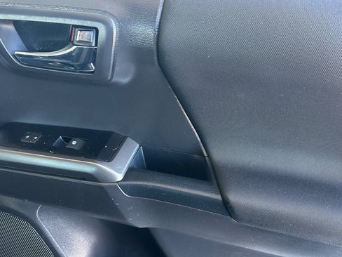 Certified 2023 Toyota Tacoma TRD Off-Road w/ Technology Package image 21