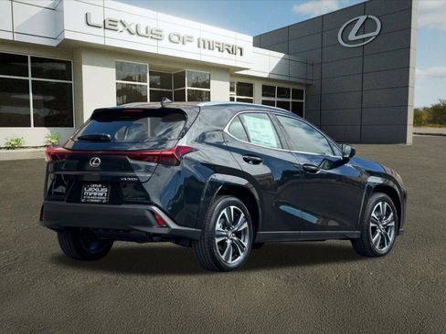 New 2026 Lexus UX 300h FWD image 8