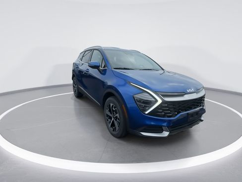 Used 2024 Kia Sportage EX image 2