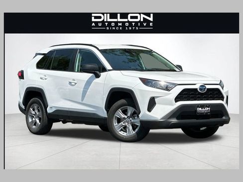 Used 2022 Toyota RAV4 LE AWD/4WD image 1