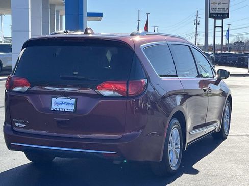 Used 2018 Chrysler Pacifica Touring-L Plus image 7