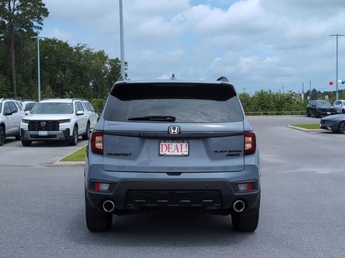 Used 2025 Honda Passport Black Edition image 4