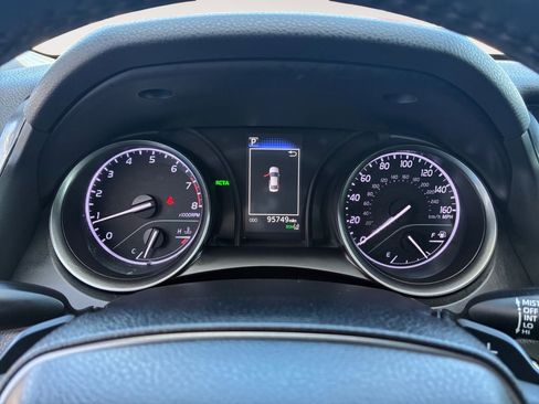 Used 2021 Toyota Camry SE w/ Convenience Package image 20