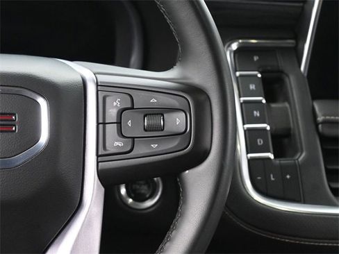 Used 2023 GMC Yukon XL SLT image 31