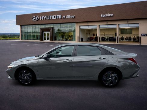 New 2026 Hyundai Elantra SEL Sport FWD image 3