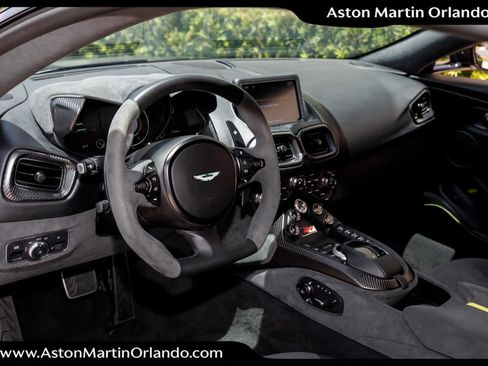 Used 2023 Aston Martin V8 Vantage Coupe RWD image 45