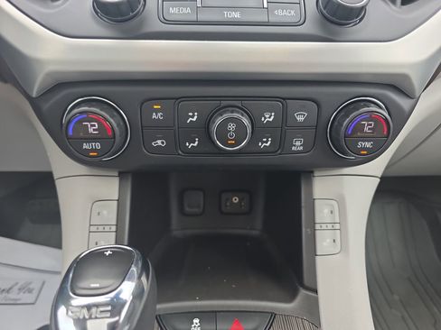 Used 2017 GMC Acadia SLT AWD/4WD image 20