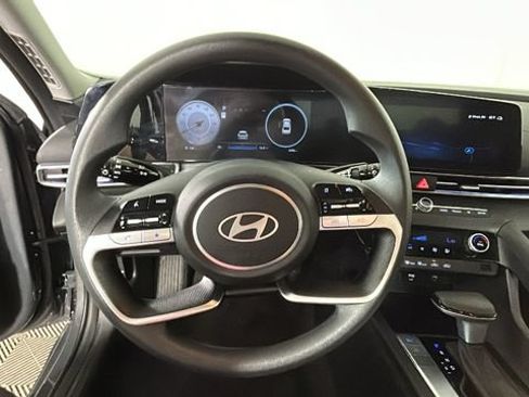 Used 2024 Hyundai Elantra SEL FWD image 14