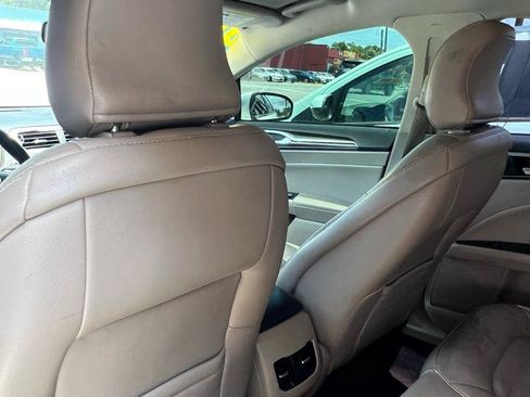 Used 2018 Ford Fusion SE w/ Equipment Group 602A FWD image 6