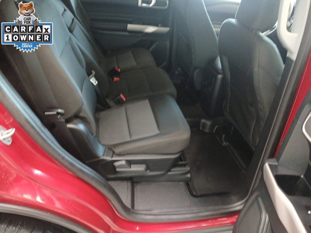 Used 2024 Ford Explorer XLT AWD/4WD image 15