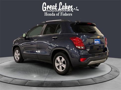 Used 2018 Chevrolet Trax LT w/ LT Convenience Package image 3