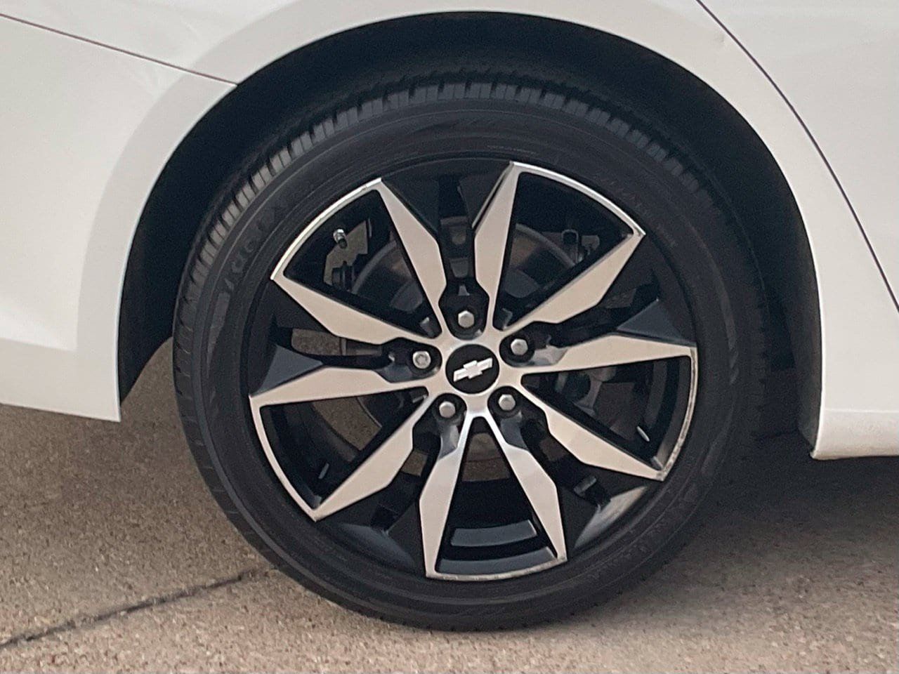 Used 2018 Chevrolet Malibu LT FWD image 6