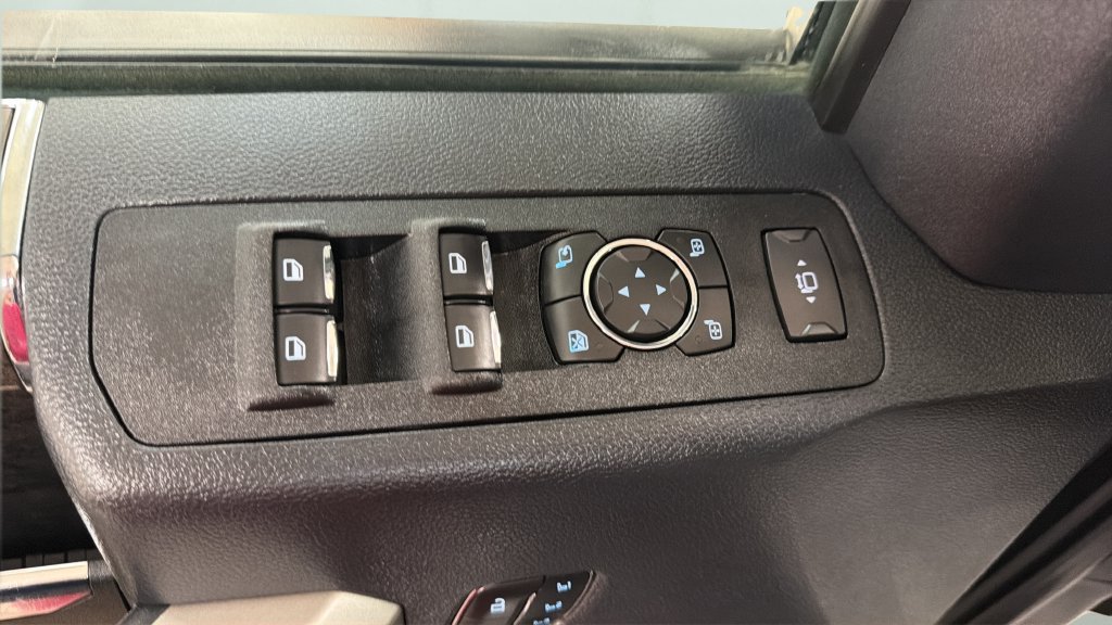 Used 2022 Ford F350 Lariat w/ Lariat Ultimate Package AWD/4WD image 43