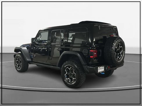 Used 2022 Jeep Wrangler Unlimited Rubicon 4xe w/ Cold Weather Group AWD/4WD image 3