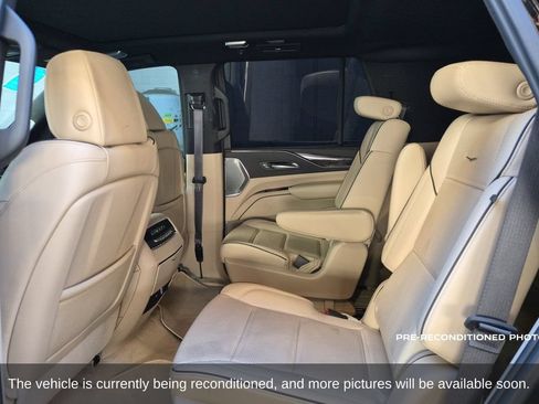 Used 2023 Cadillac Escalade Premium Luxury w/ Performance Package AWD/4WD image 12