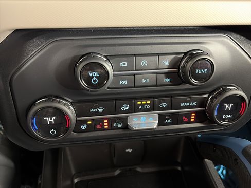 Used 2023 Ford Bronco Wildtrak image 22