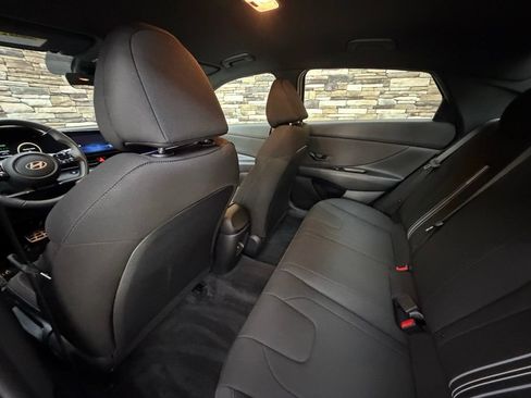 Used 2025 Hyundai Elantra SEL FWD image 26