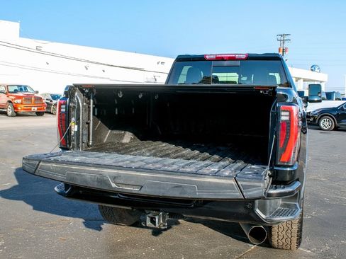 Used 2024 GMC Sierra 2500 AT4 w/ Max Trailering Package image 5