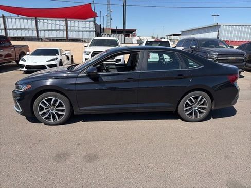 Used 2025 Volkswagen Jetta SE image 7