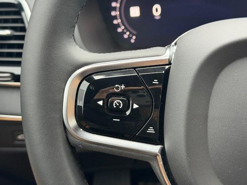 Certified 2024 Volvo XC90 B6 Ultimate w/ Lounge Package AWD/4WD image 18