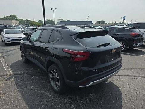 Used 2025 Chevrolet Trax LT w/ Driver Confidence Package FWD image 6