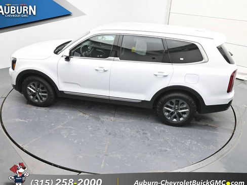 Used 2024 Kia Telluride LX image 27