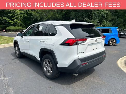 Used 2025 Toyota RAV4 XLE AWD/4WD image 5