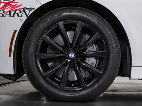 Used 2022 BMW 750i xDrive AWD/4WD image 19
