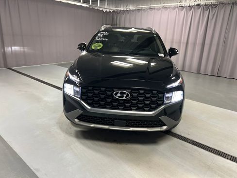 Used 2023 Hyundai Santa Fe SEL image 2
