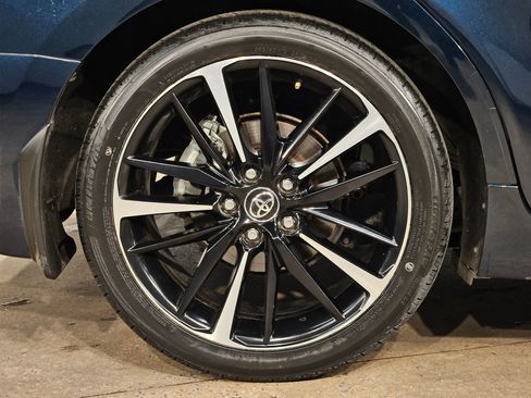 Used 2020 Toyota Camry XSE image 17