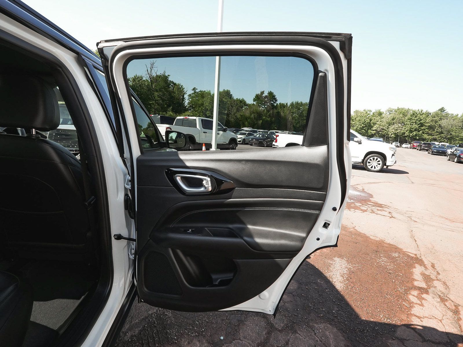 Used 2026 Jeep Compass Limited AWD/4WD image 13